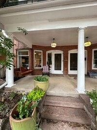 Building Photo - Downtown Living