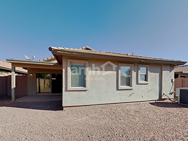 Building Photo - 414 S 114th Ave