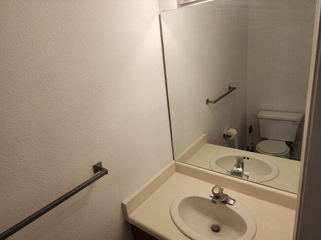 Building Photo - 99 N 1850 W