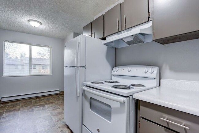 Building Photo - NOW RENTING! Lower 1-bedroom 1 bath! GET I...