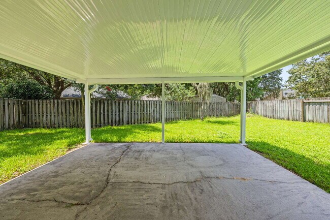 Building Photo - Charming All-Brick Home with Garage & Covered Patio!