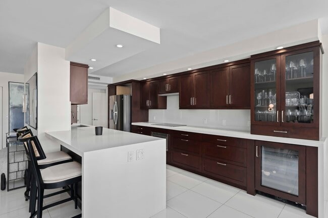 Building Photo - 3140 S Ocean Blvd