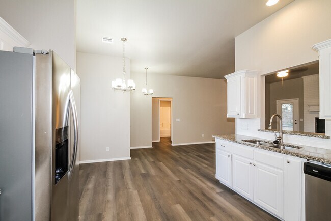 Building Photo - 3905 Penny Dr