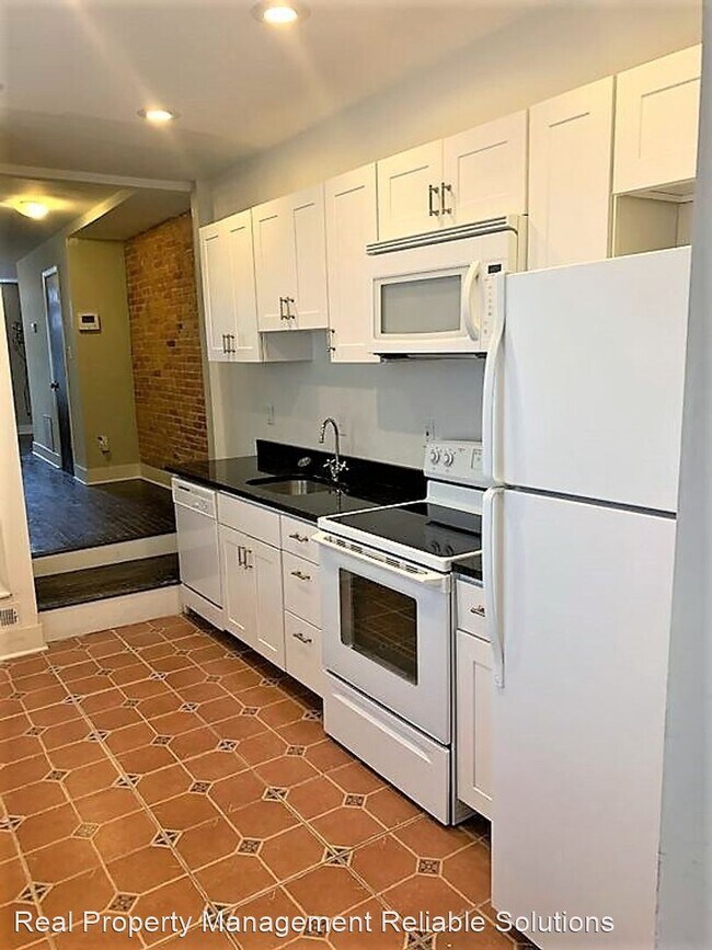 Building Photo - 2 br, 2.5 bath House - 911 W. Lombard Street