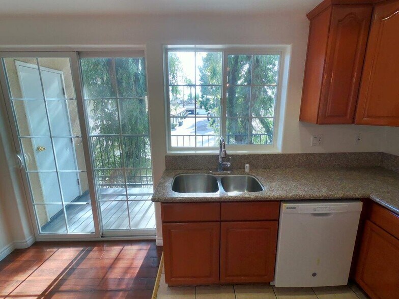 Building Photo - 8735 Cedros Ave