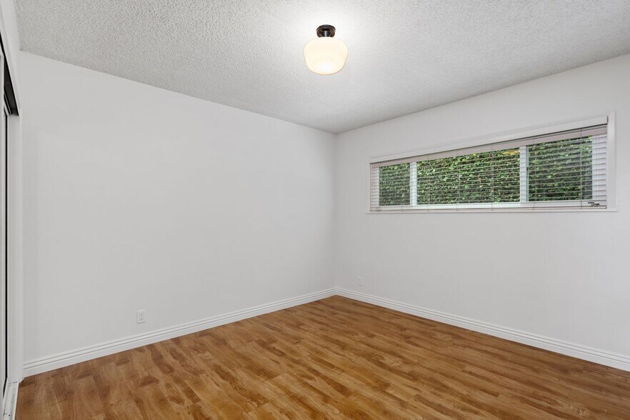 Building Photo - 6111 W 75th St