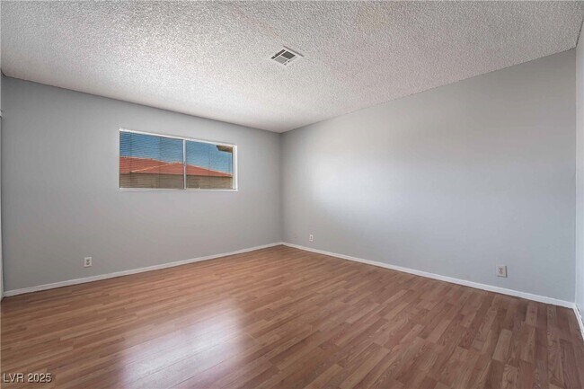 Building Photo - 5278 S Maryland Pkwy
