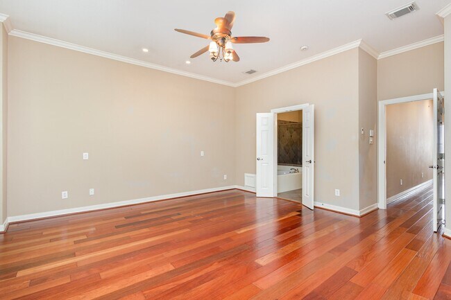 Building Photo - 3610 Gillespie St