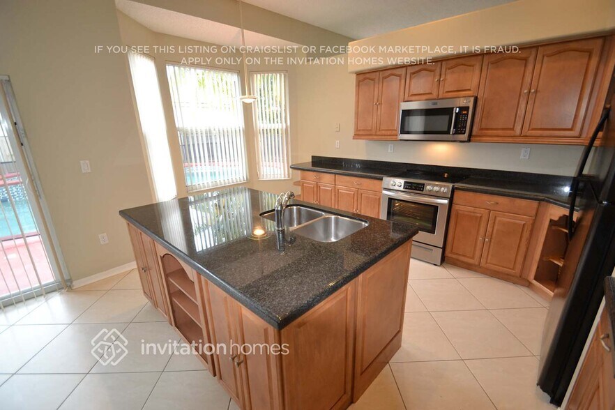 Building Photo - 2333 NW 195th Ave