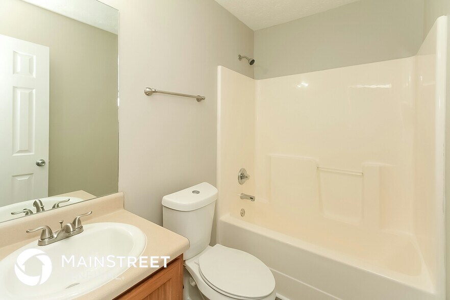Building Photo - 10950 Cimmaron Ct