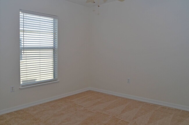 Building Photo - 87113 Kipling Dr