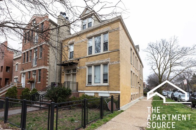 Building Photo - 2835 N Damen Ave