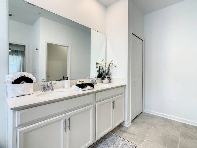 Building Photo - 675 Ocean Course Ave