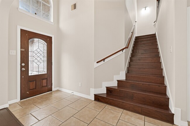 Building Photo - 24526 Avellino Ct