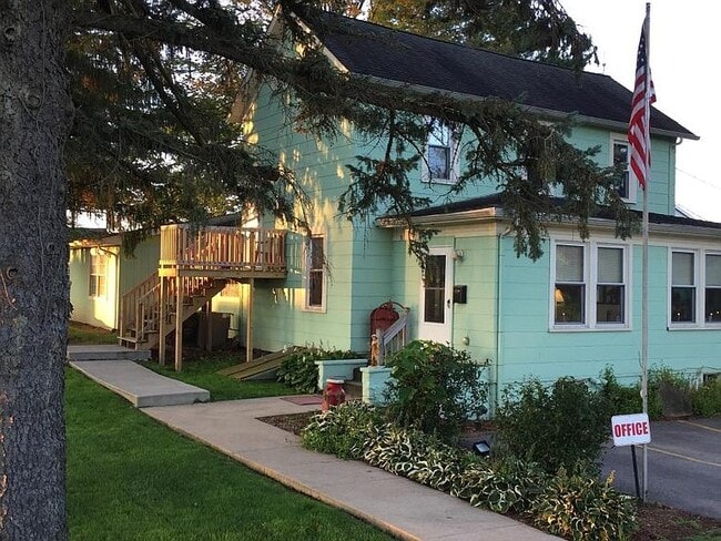 Primary Photo - 23 Campbell Ln