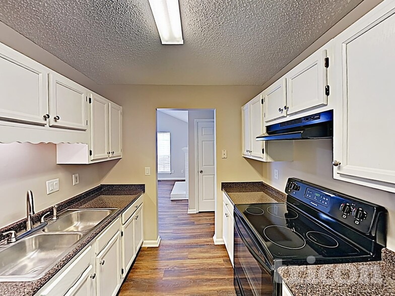 Building Photo - 108 Quinton Ln