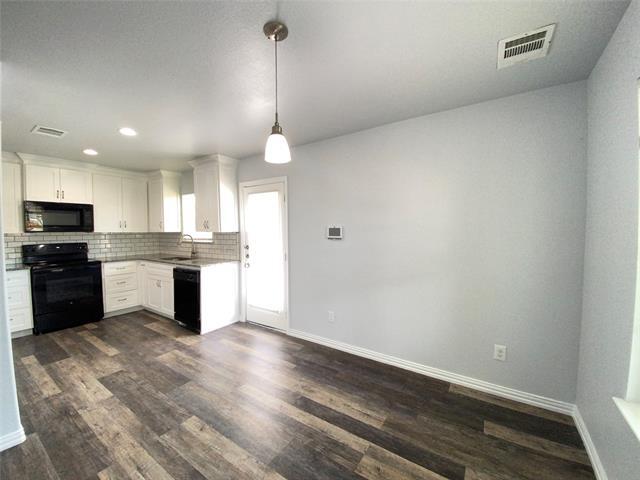 Building Photo - 924 E Annie St