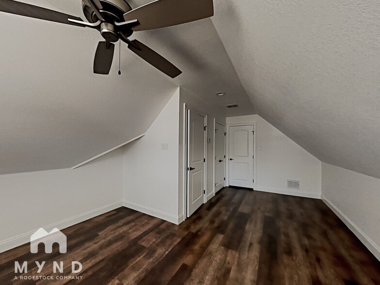 Building Photo - 1206 Comanche Cove Dr
