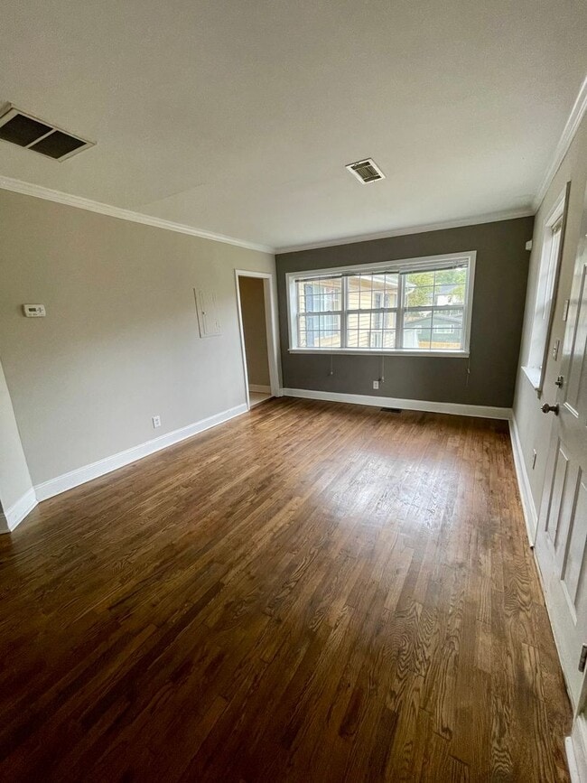 Building Photo - Cozy in Kirkwood