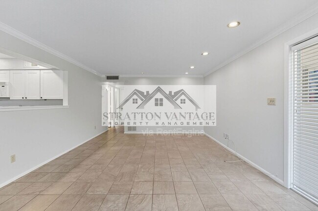 Building Photo - 4114 E Calle Redonda