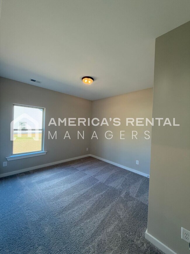 Building Photo - Home for rent in Riverside! Available to View Now!
