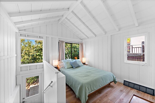 Building Photo - Woods Cove Ocean View Apartment