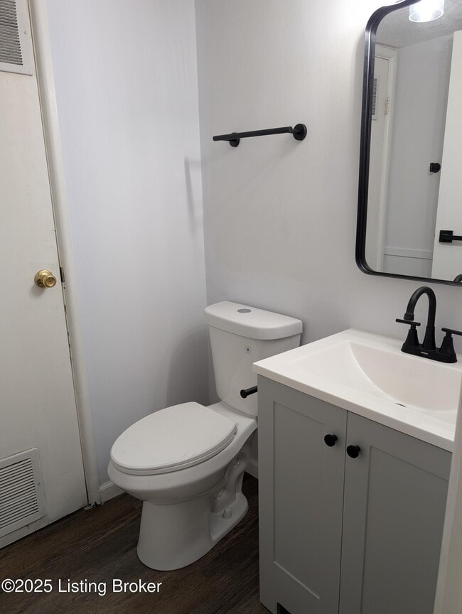 Building Photo - 3224 Springfield Dr