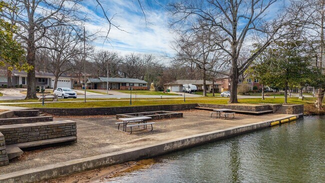 Building Photo - Furnished 3 Bedroom Lakewood Home with Lake View