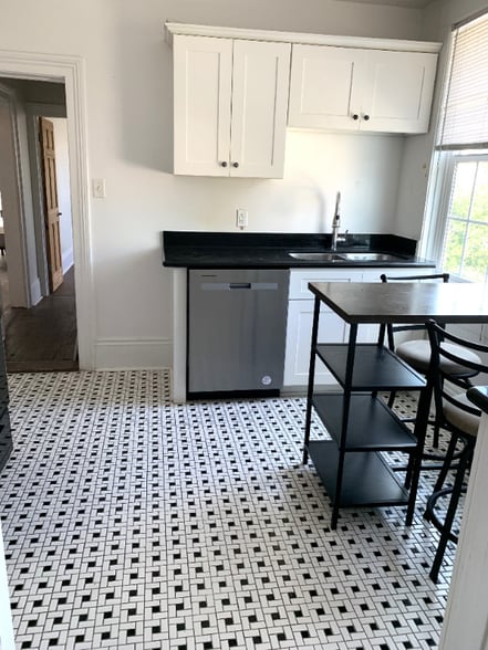 Building Photo - 7114 Freret St