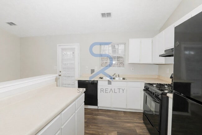 Building Photo - Well-Appointed 2BR/2BA Rental with Space to Enjoy