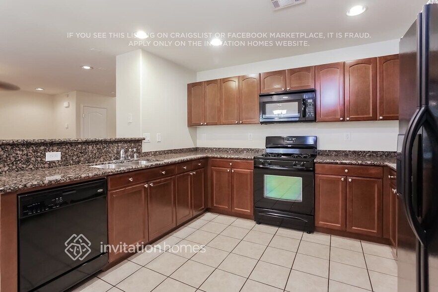 Building Photo - 10631 Gibbous Moon Dr