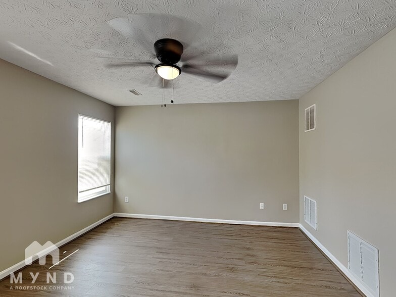 Building Photo - 3904 Liriope St
