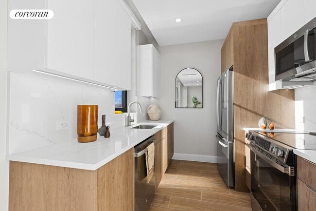 Building Photo - 760 Metropolitan Ave