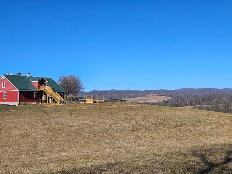 Gorgeous Views - 1008 Johnston Rd