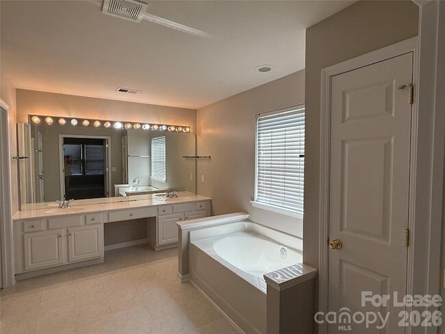 Building Photo - 8611 Dennington Grove Ln