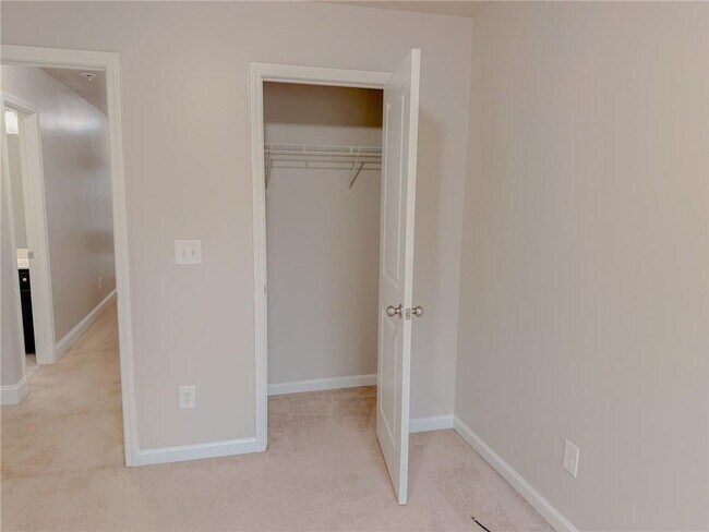 Building Photo - 786 Garbrooke Dr