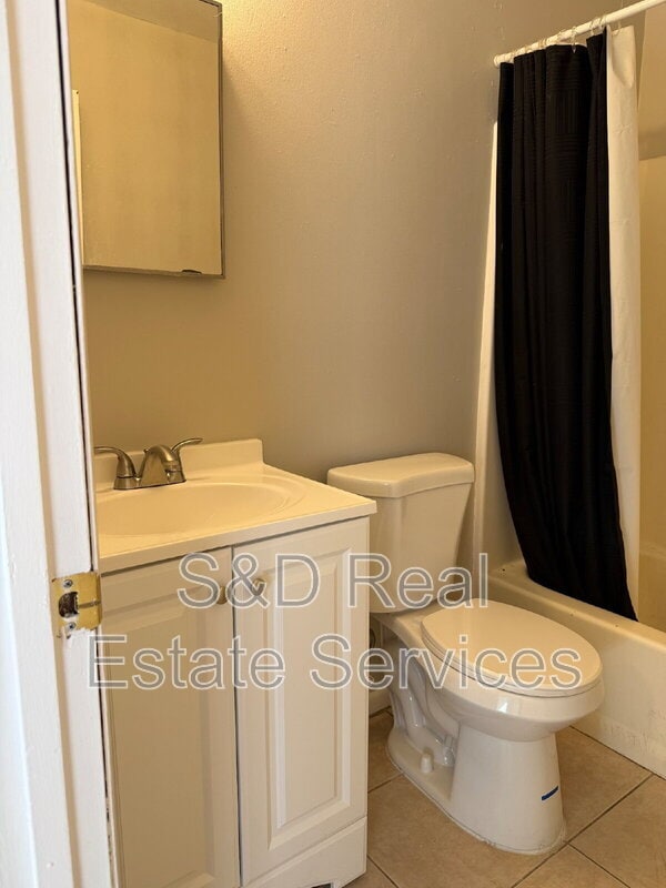 Building Photo - 3015 Allred Dr