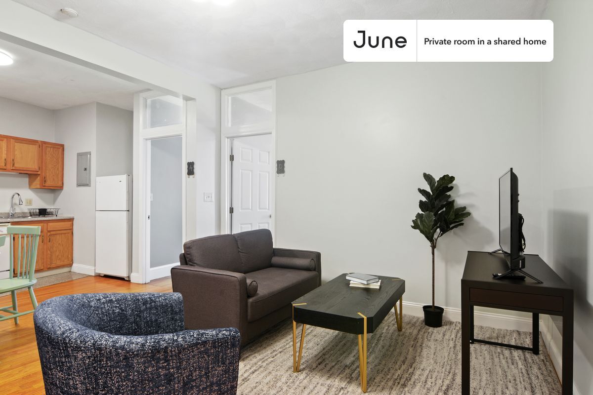 Building Photo - Room in Shared 4 bed/1 bath home