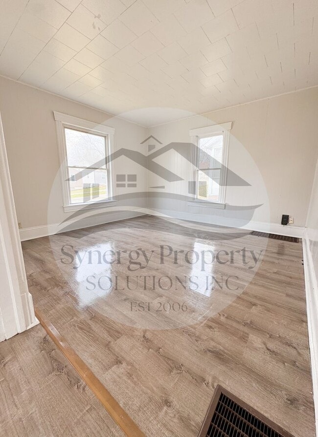 Building Photo - Madison Schools