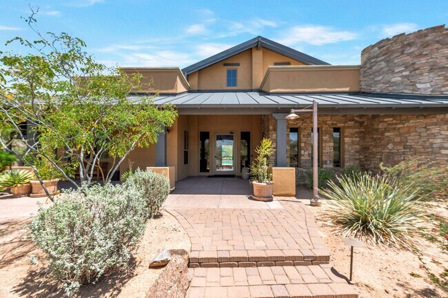 Building Photo - Luxury DC Ranch Condo - Walk to Market Street