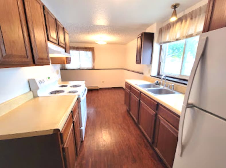 Building Photo - 900 Montana St