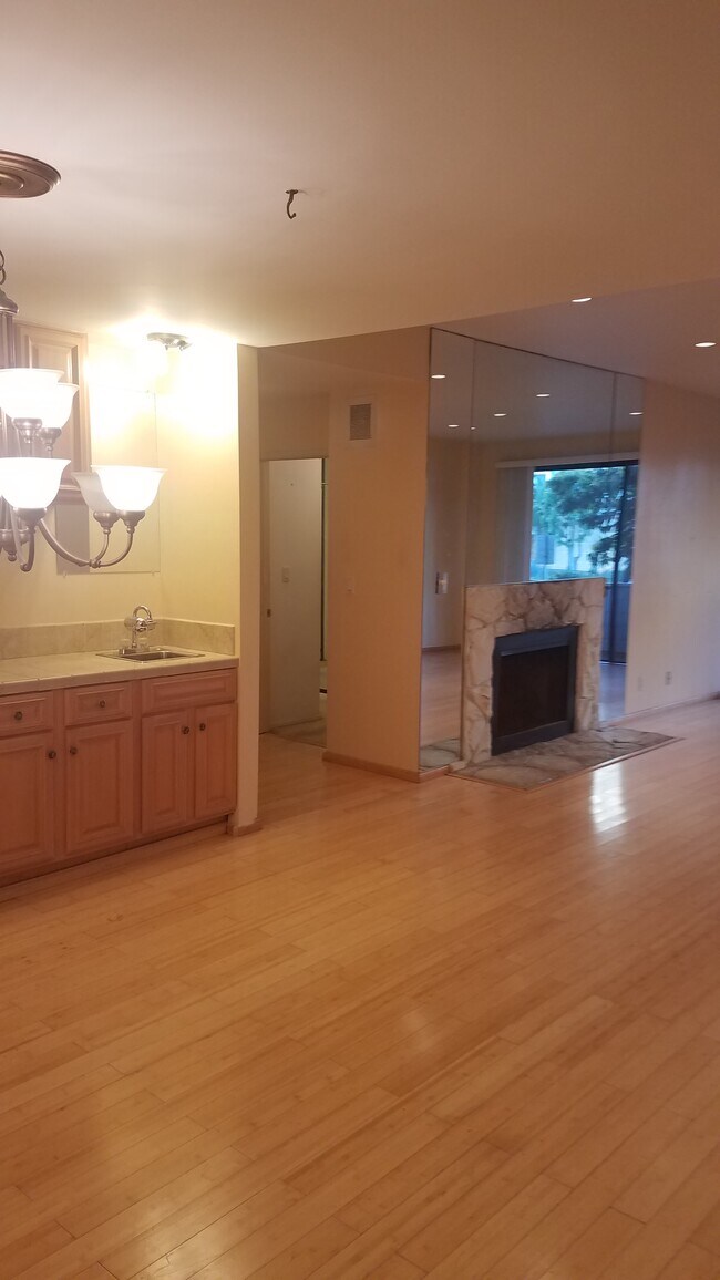 Building Photo - 311 Bora Bora Way