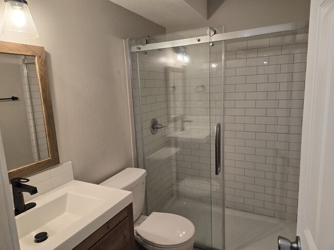 Building Photo - 505 Eldridge St