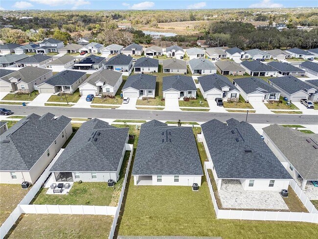 Building Photo - 1460 Fleur Dr