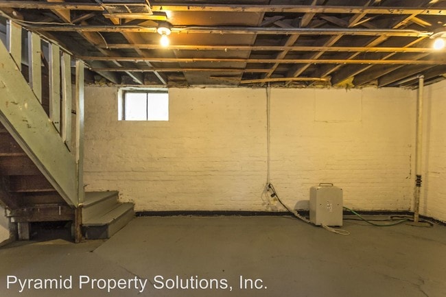 Building Photo - 4 br, 1 bath House - 5 E Park Ave