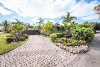 Building Photo - 1532 NE 39th St