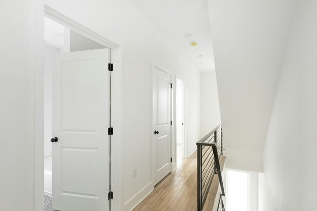 Building Photo - 1255 N 23rd St