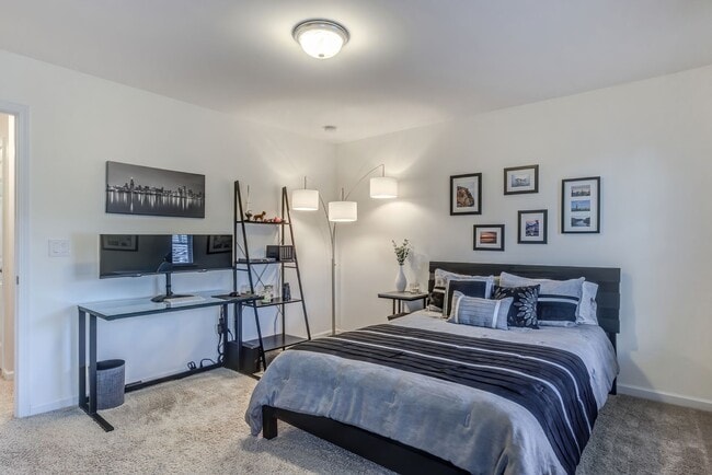 Building Photo - Luxury Townhome for rent!