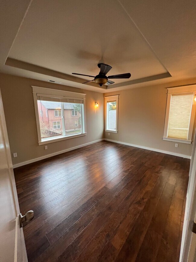 Building Photo - 3-Bedroom 3-Bathroom house across from Candlelight Park