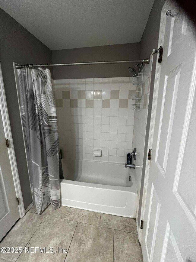 Building Photo - 13810 Sutton Park Dr N